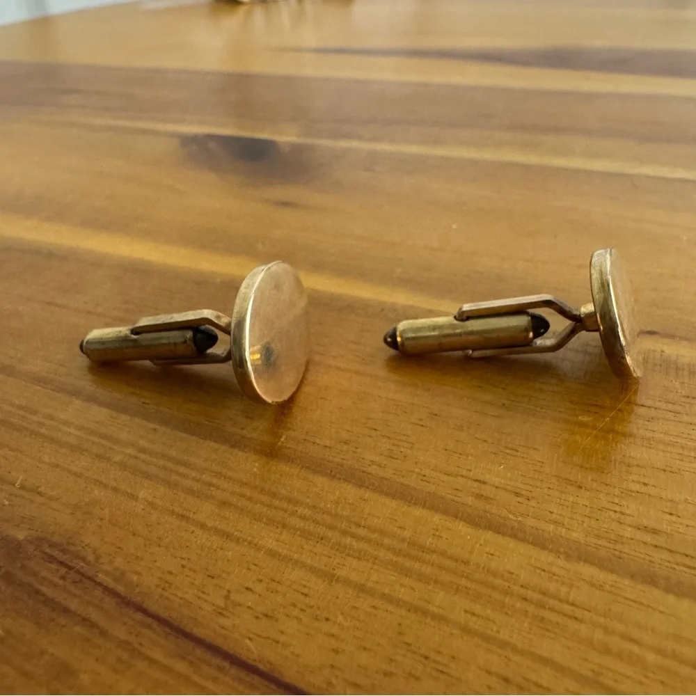Krementz patented marked gold tone‎ oval cuff links